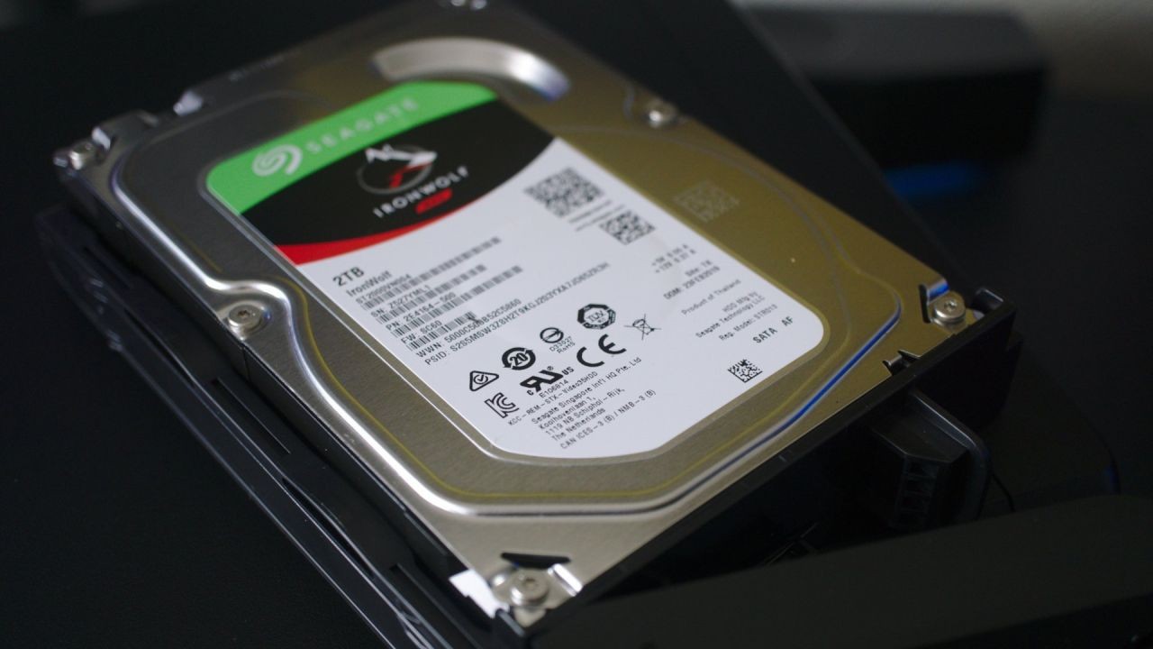 Microsoft leverages robotics and AI to disassemble and recycle defective hard disks to reach a 90% reuse and recycle rate by 2025