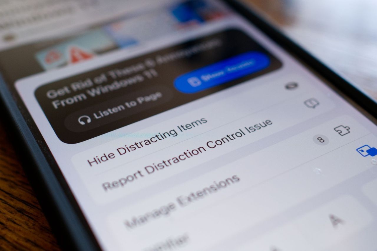 How to Use Safaris Distraction Control on iPhone for a Better Browser Experience