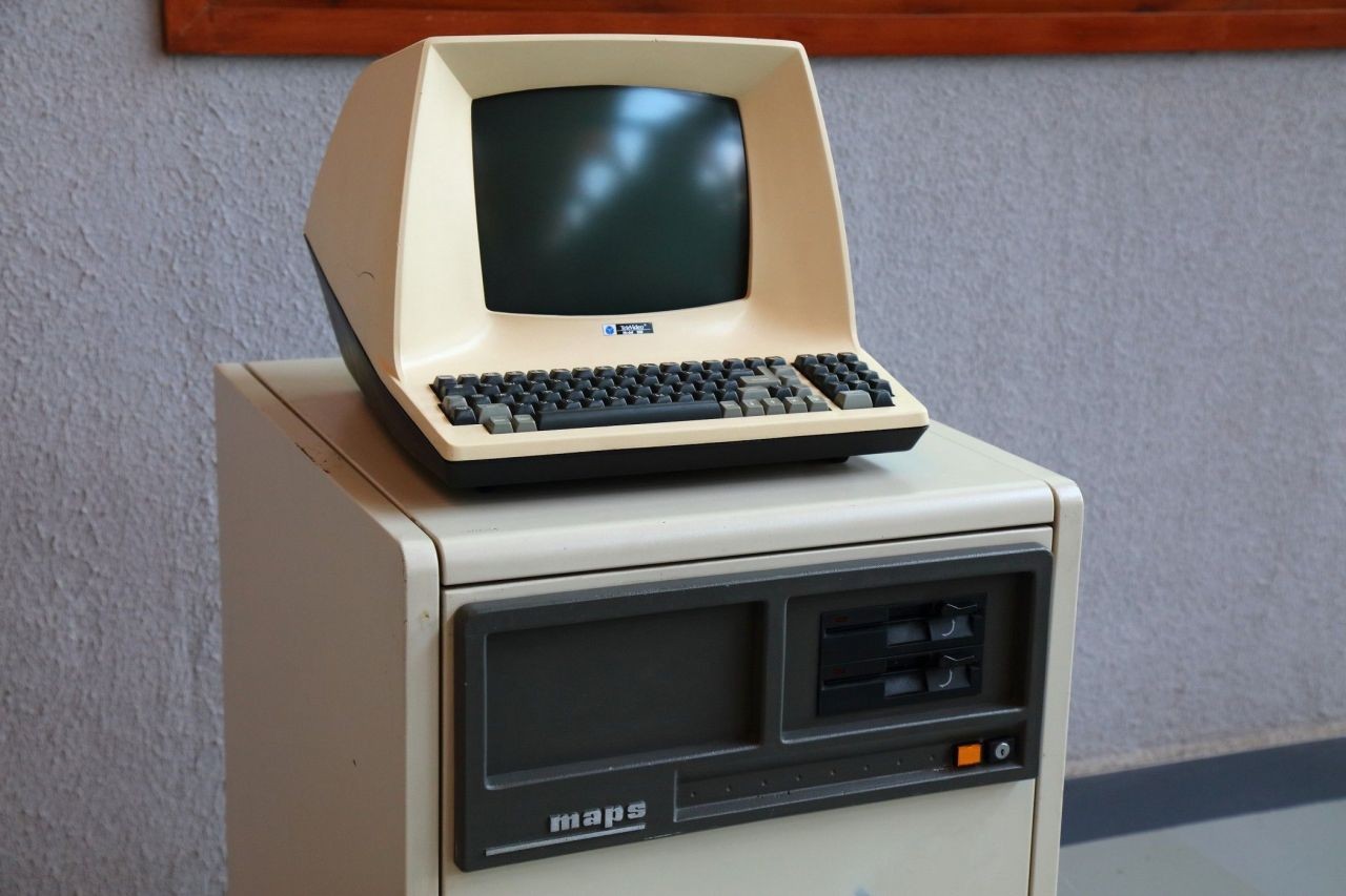 From Teletype to Terminal Window: The 3 Eras of Unix Terminals