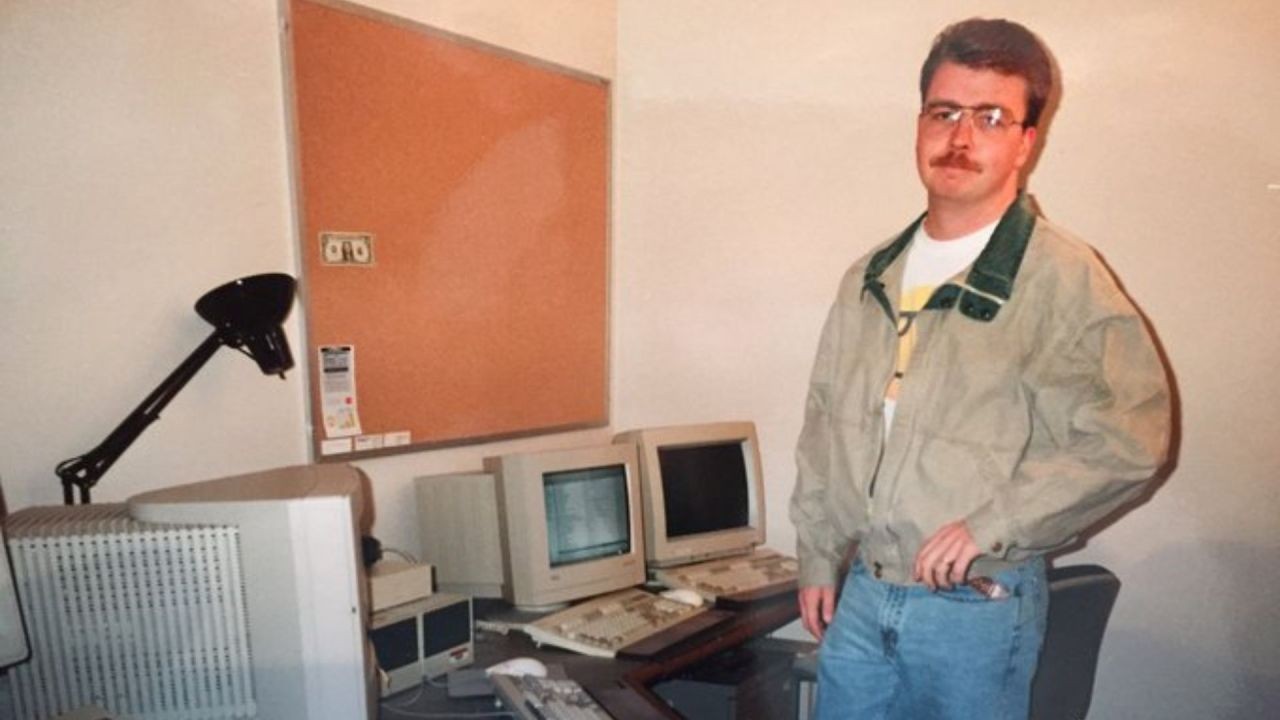 An ex-Microsoft OS engineer almost got fired for adding ZIP file support to Windows 30 years ago, but the company has never updated it